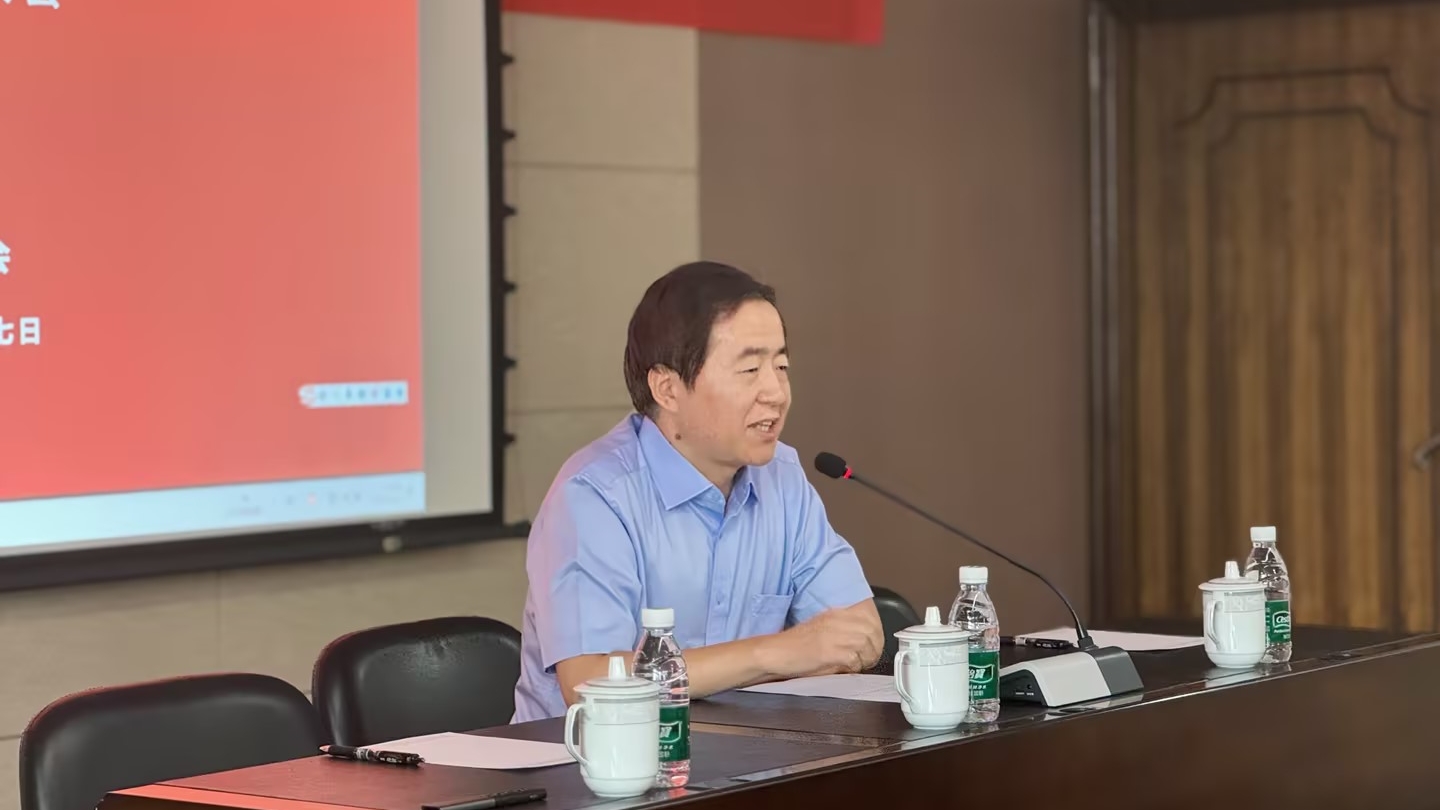 董事長(zhǎng)開頭宣講.jpg